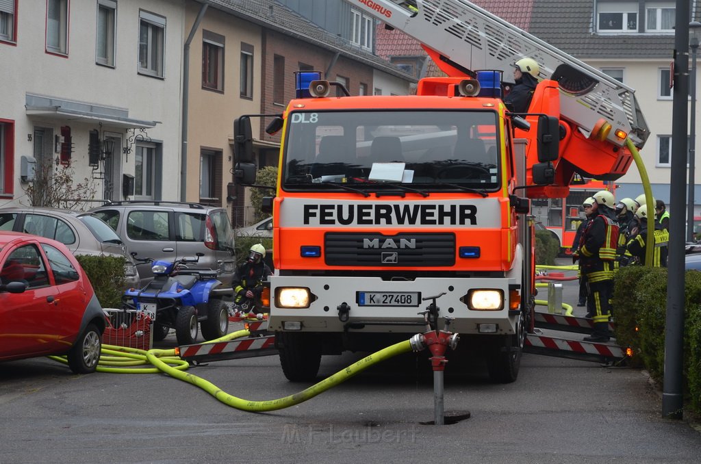 Feuer 2 Dach Koeln Brueck Diesterweg P50.JPG - Miklos Laubert